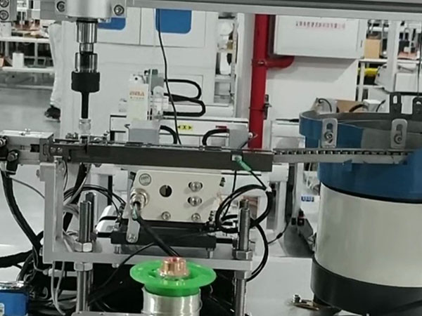 博貝螺套牙套自動(dòng)組裝機(jī)，新款桌面牙套機(jī)，是人工效率的5倍！